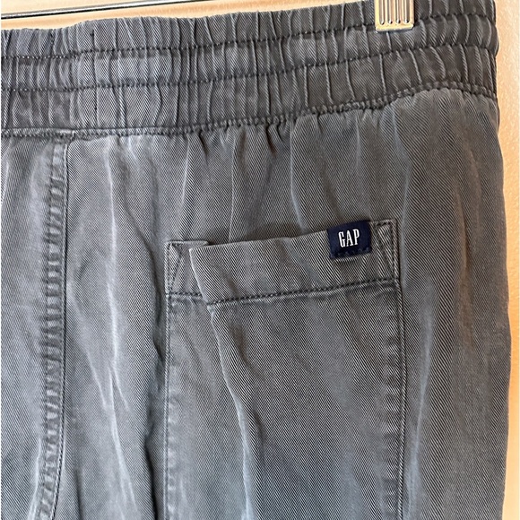 Gap Women’s Lightweight Elastic Ankle Casual pants Size Small Charcoal Gray - Picture 4 of 5